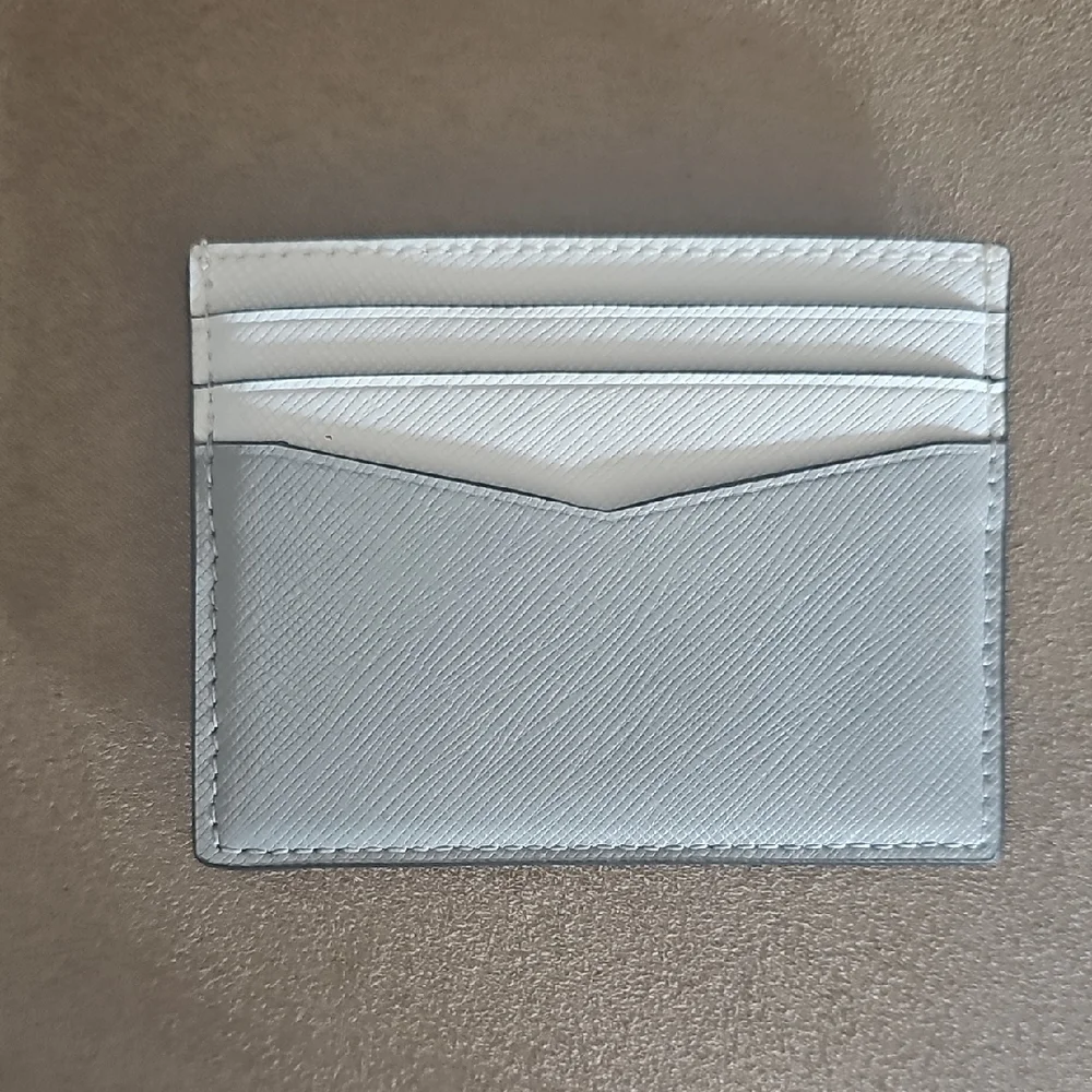 🔥Kate Spade Light Blue and White Card Holder - Picture 2 of 3